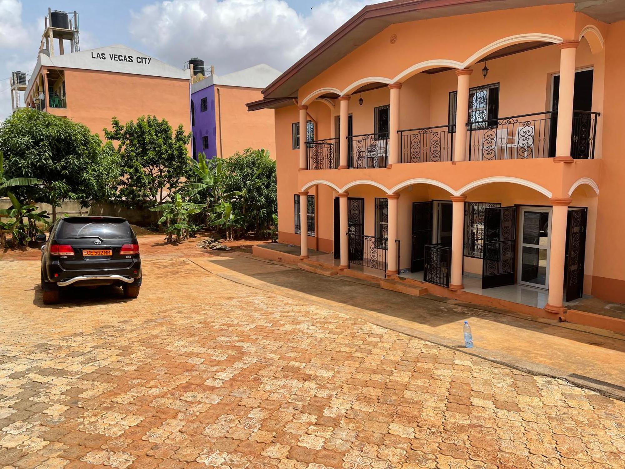Villa Contemporaine Yaoundé Εξωτερικό φωτογραφία
